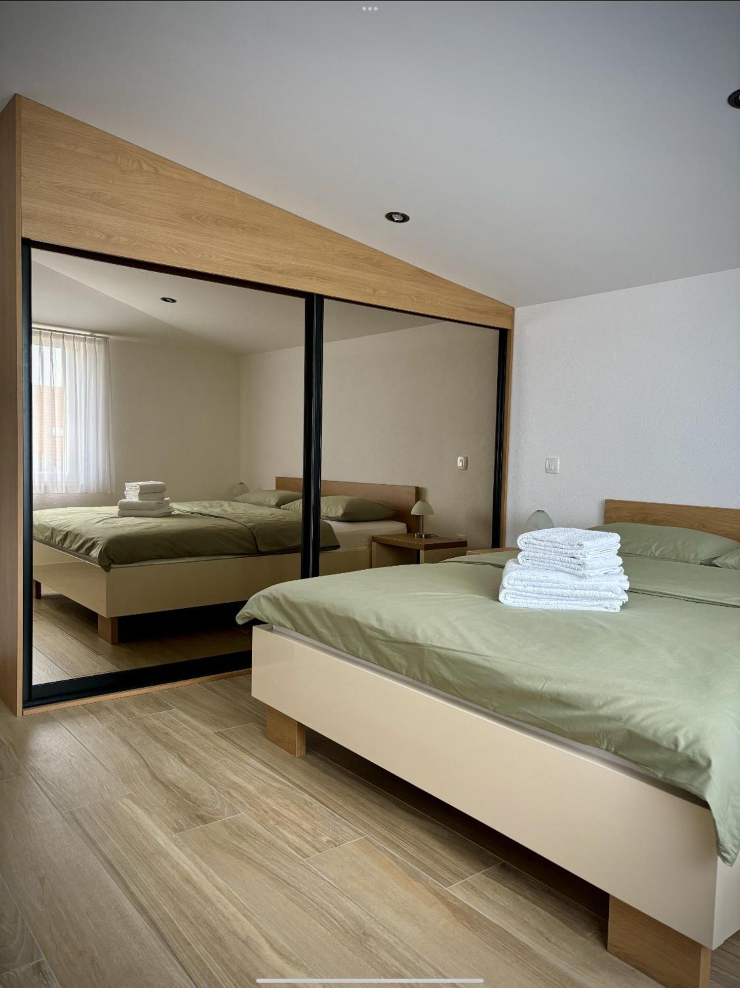 Grande Rosa Apartment Vrulje  ภายนอก รูปภาพ