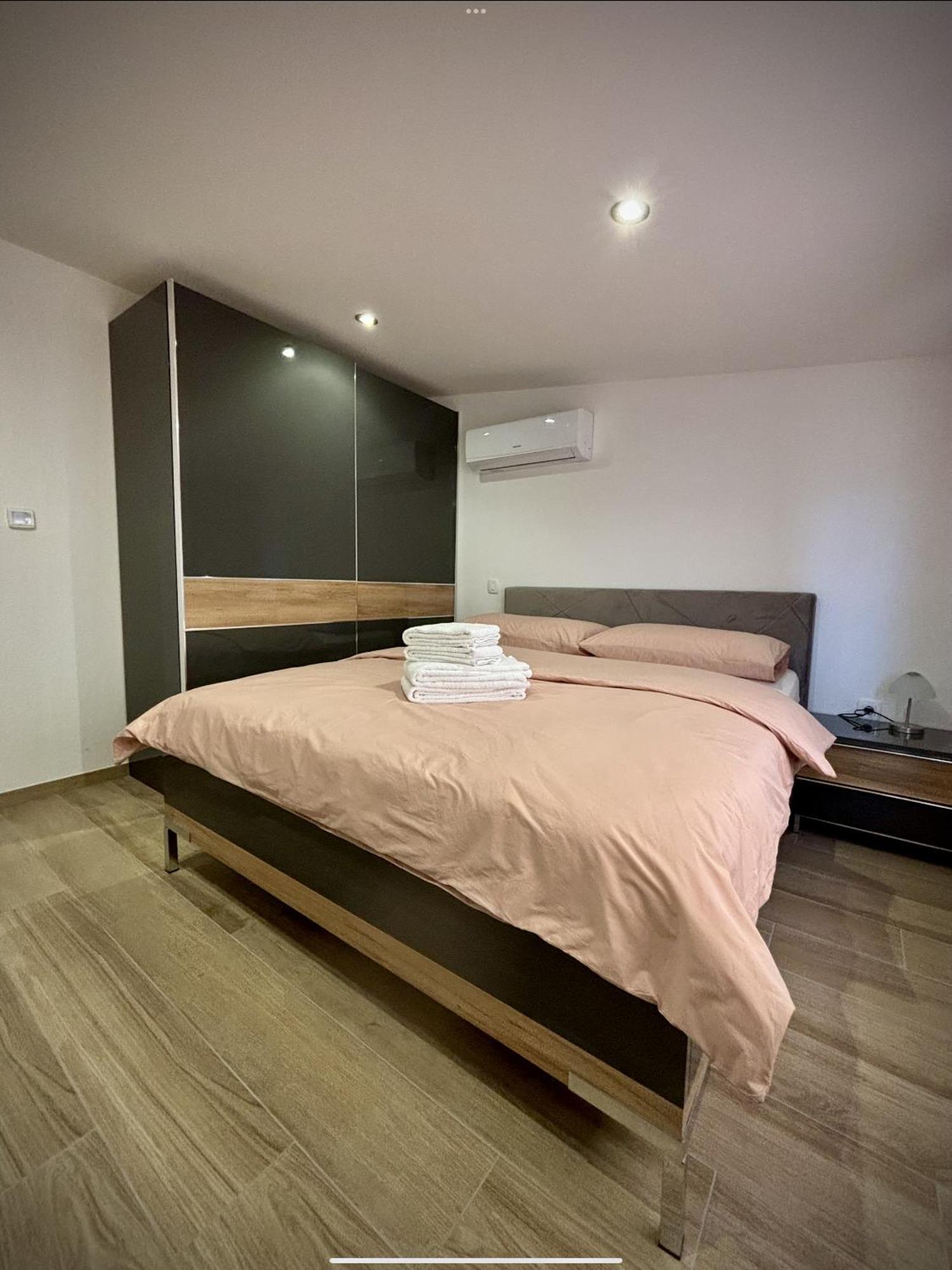 Grande Rosa Apartment Vrulje  ภายนอก รูปภาพ